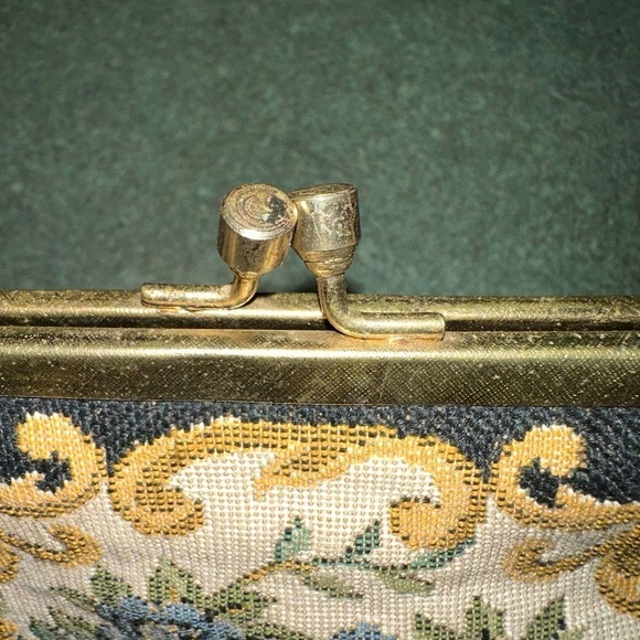 Vintage Walbaeg Hong Kong Tapestry Small Clasp Purse/Clutch - Picture 4 of 10